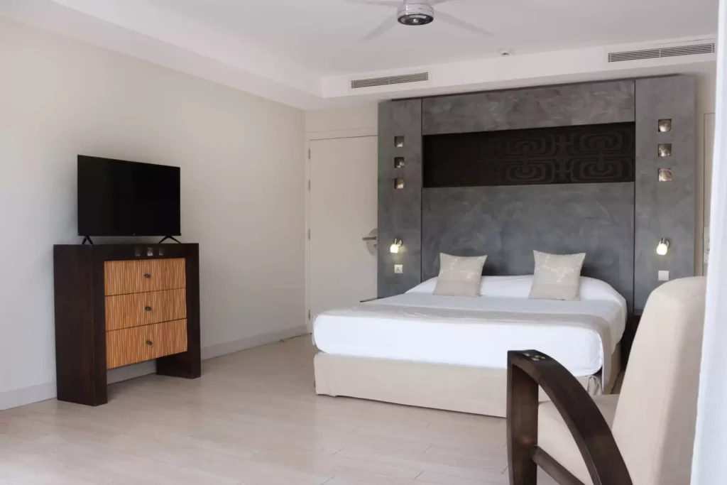 Te Moana Tahiti Resort 11 Garden view Duplex Suite 2 bedrooms Bedroom 1 1