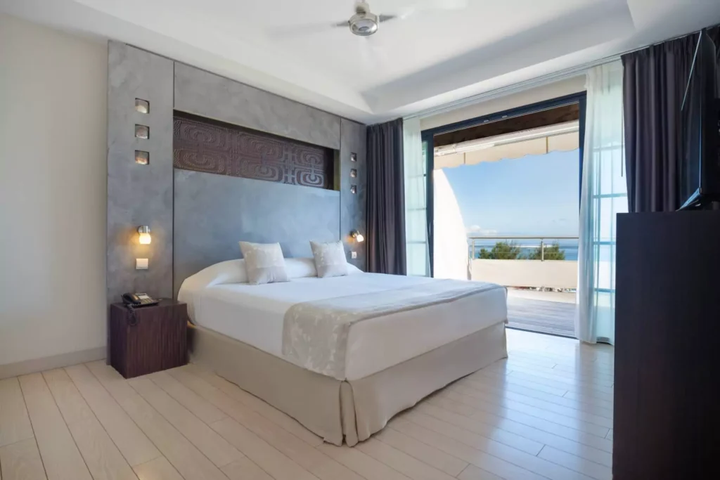Te Moana Tahiti Resort 12 Ocean view Apartment 1 bedroom bedroom min