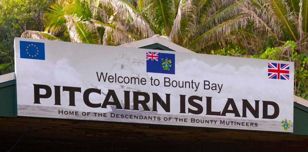 Pitcairn welcome sign Photo Lionel Gouverneur